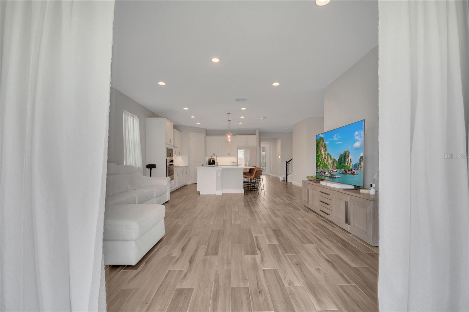 Image 30 of 88 For 19041 Blueleaf Street