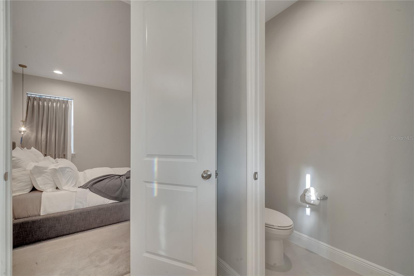 Image 31 of 88 For 19041 Blueleaf Street