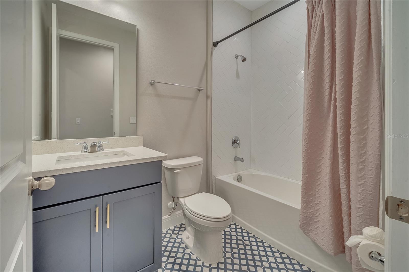 Image 43 of 88 For 19041 Blueleaf Street