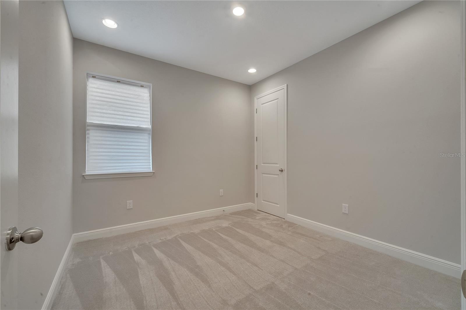 Image 45 of 88 For 19041 Blueleaf Street