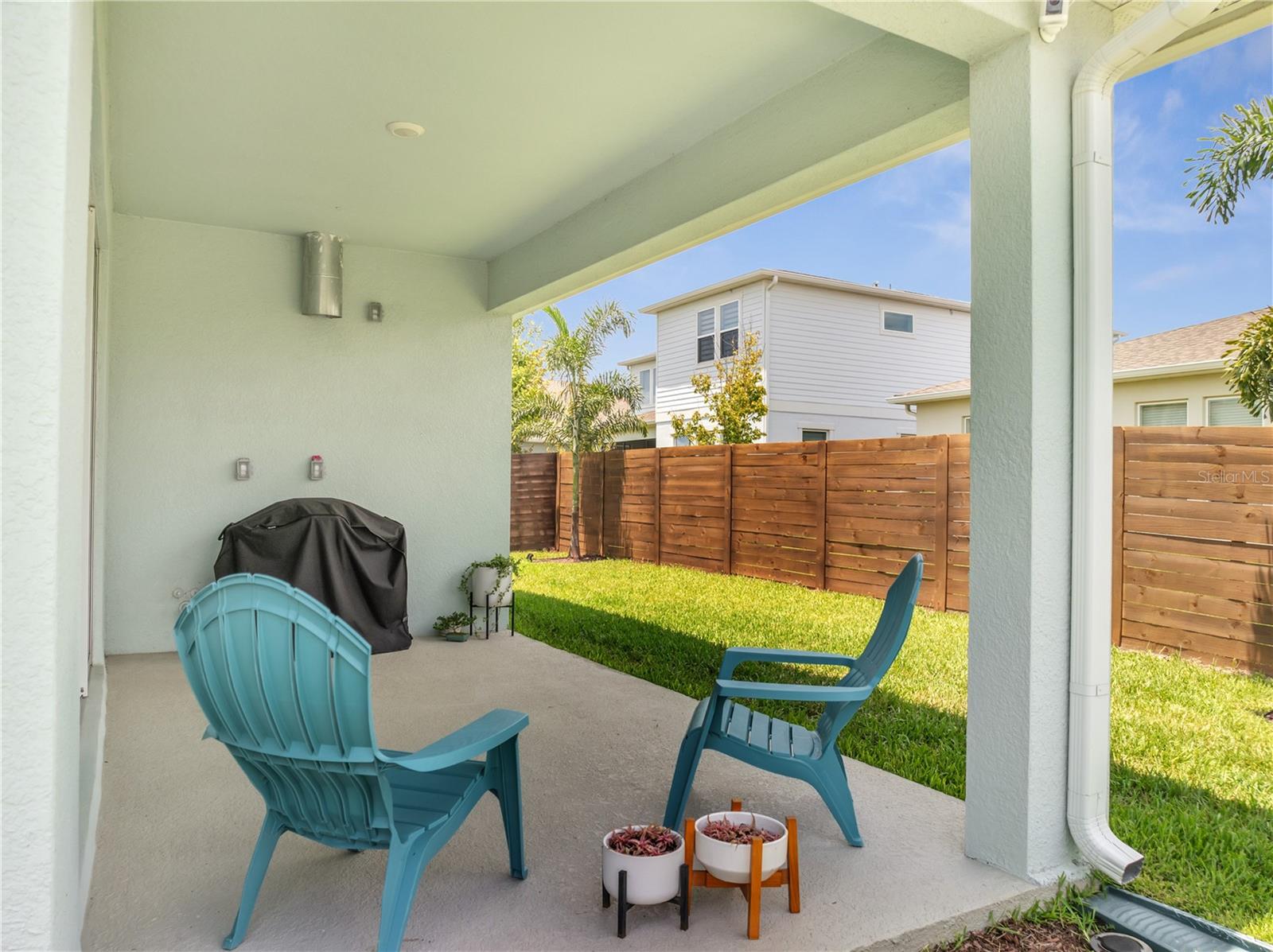 Image 56 of 88 For 19041 Blueleaf Street