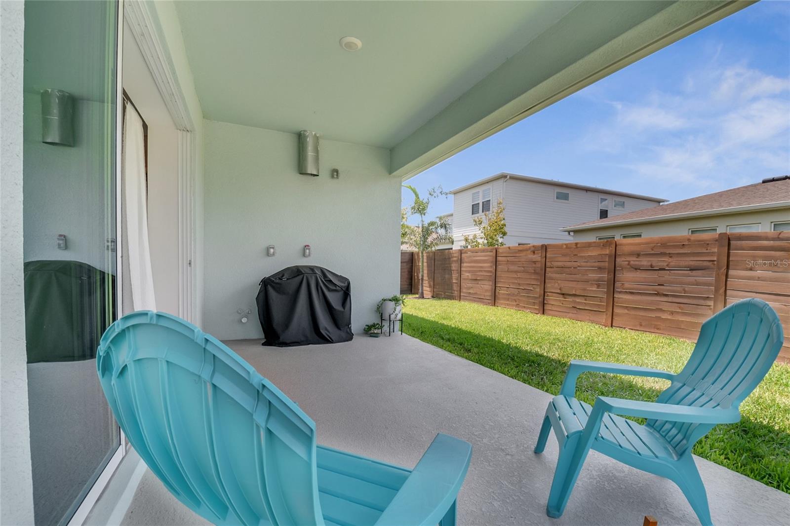 Image 57 of 88 For 19041 Blueleaf Street