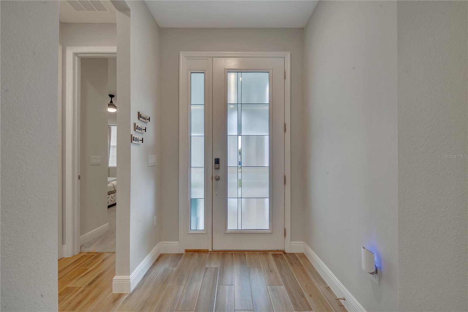 Image 6 of 88 For 19041 Blueleaf Street