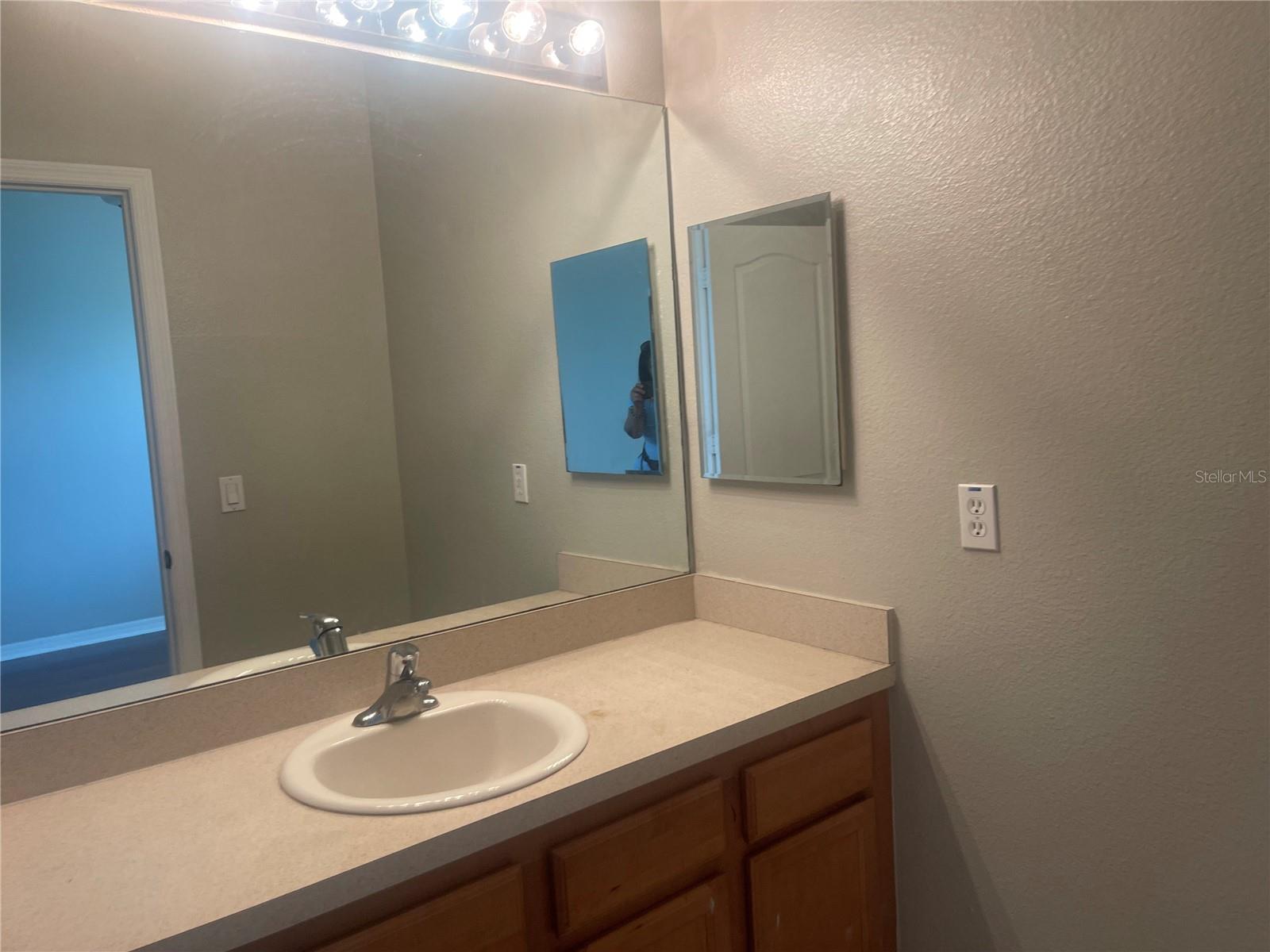 Image 2 of 7 For 3308 Wilshire Way Road 177