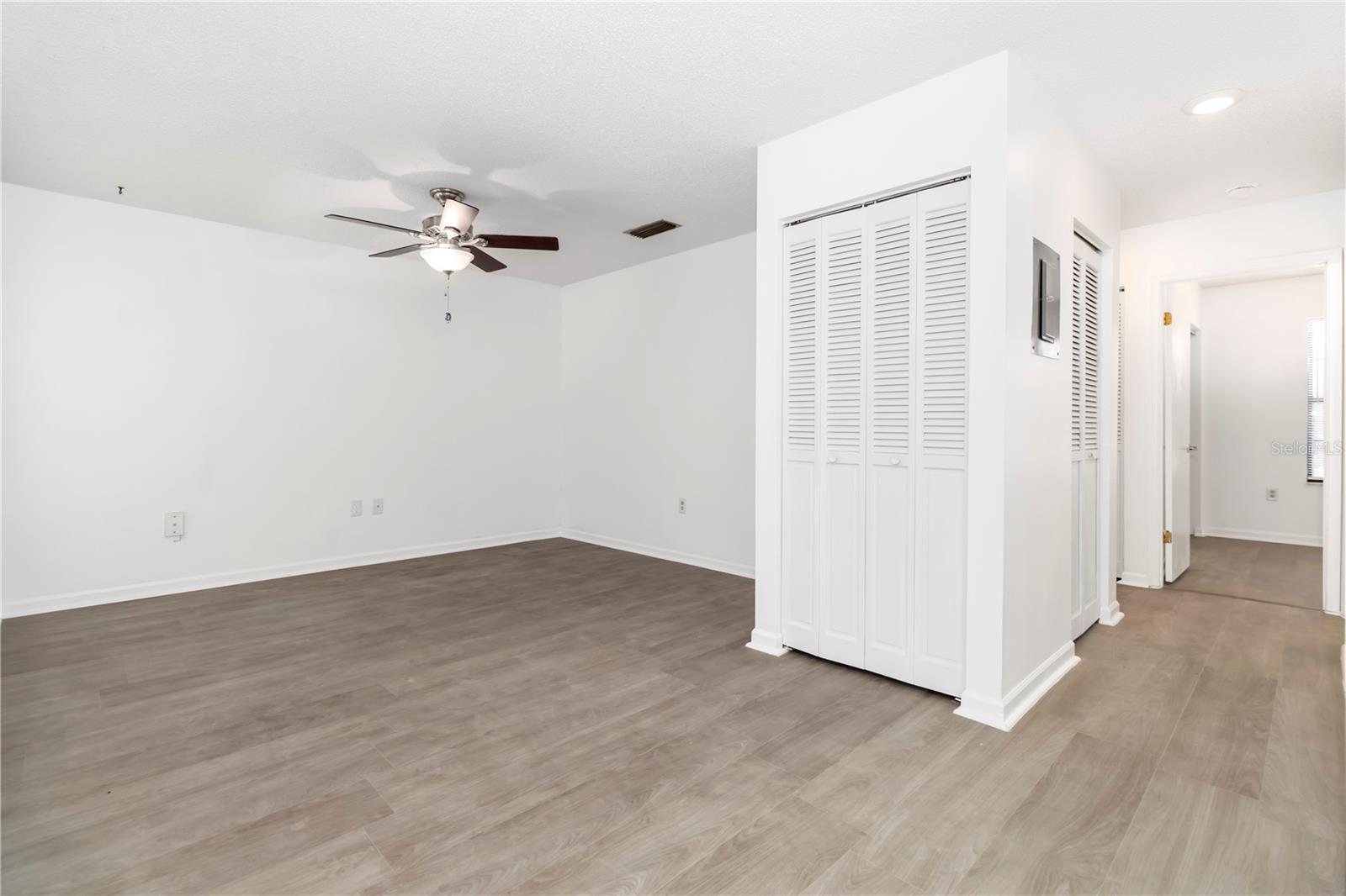 Image 13 of 30 For 840 Center Avenue 80