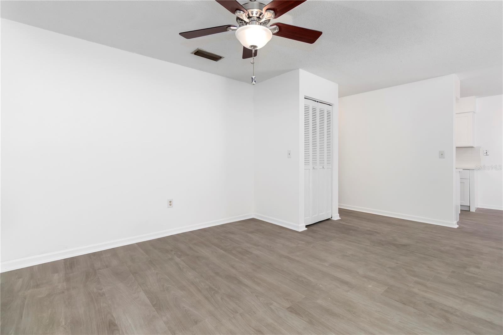 Image 14 of 30 For 840 Center Avenue 80