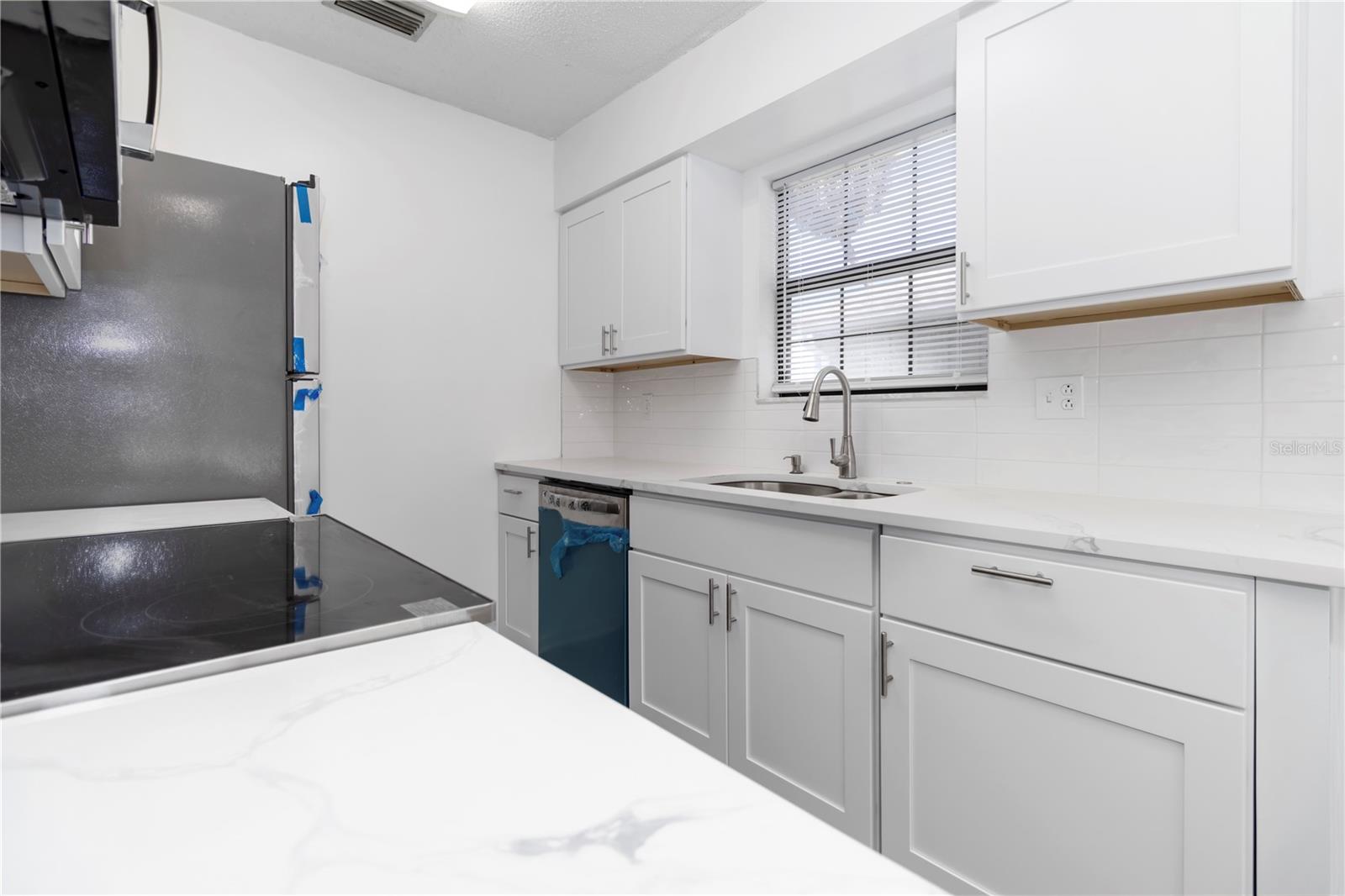Image 18 of 30 For 840 Center Avenue 80