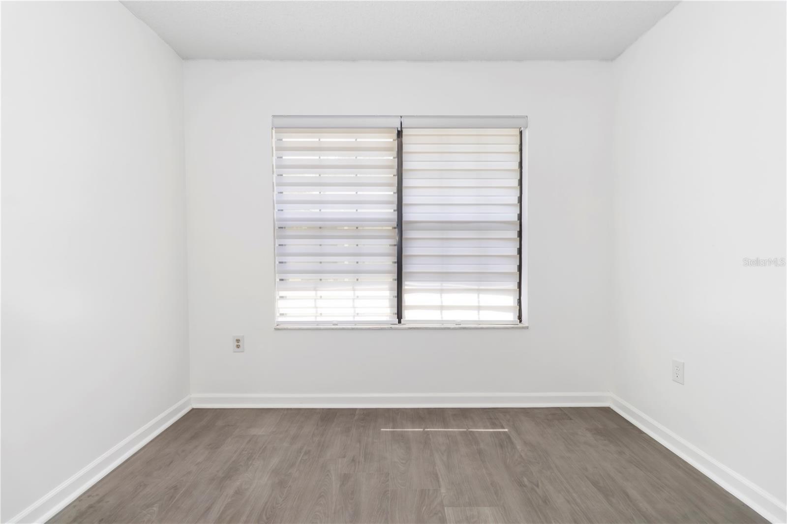 Image 22 of 30 For 840 Center Avenue 80