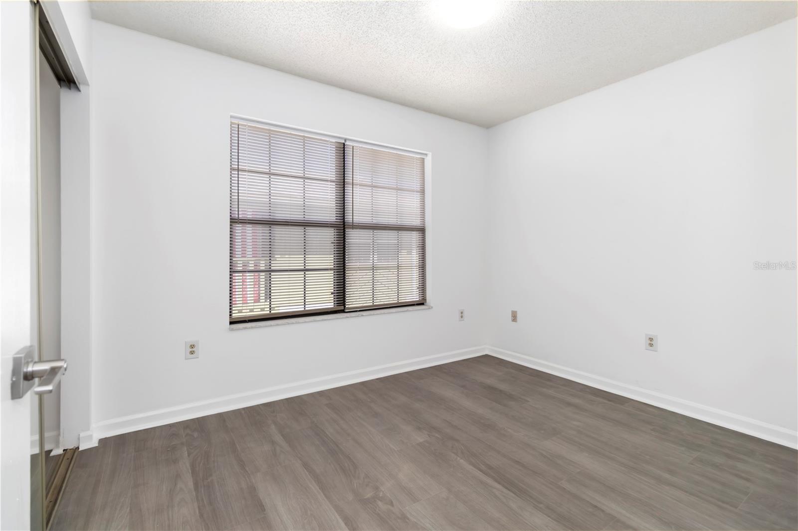 Image 24 of 30 For 840 Center Avenue 80