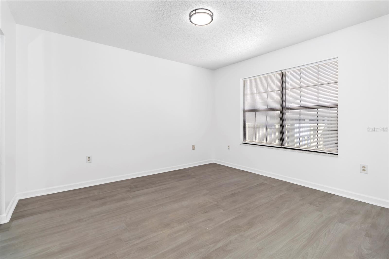 Image 26 of 30 For 840 Center Avenue 80