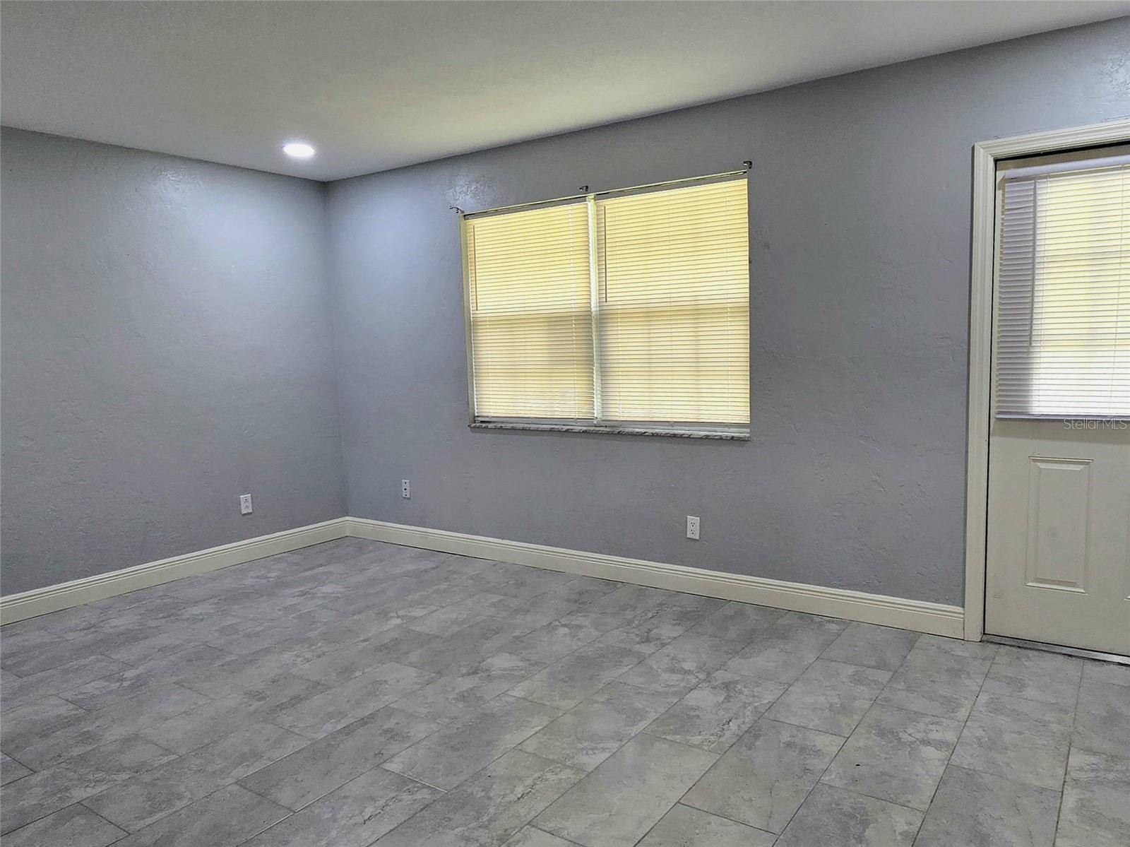 Image 4 of 9 For 110 Mariann Ln