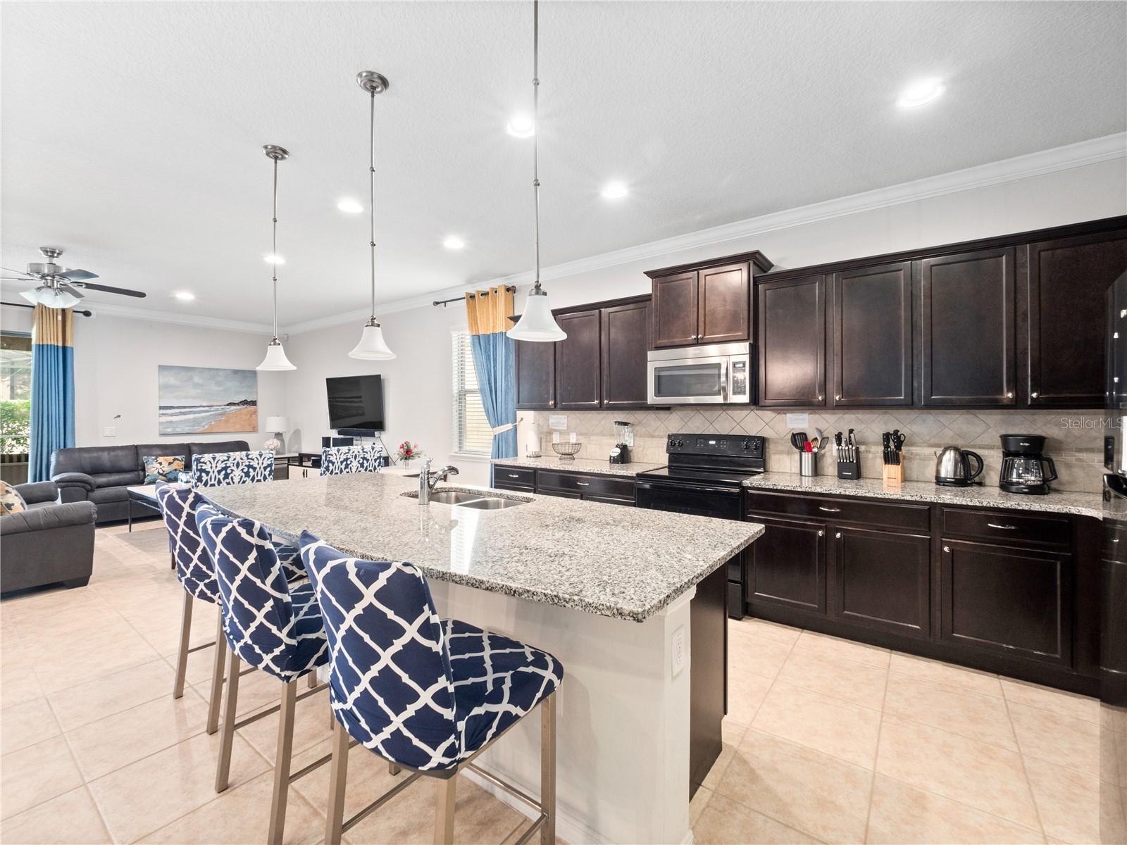 Image 5 of 50 For 8820 Rhodes Street