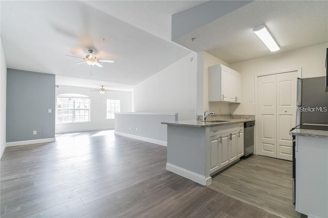 Image 4 of 13 For 4352 Kirkman Road 1202