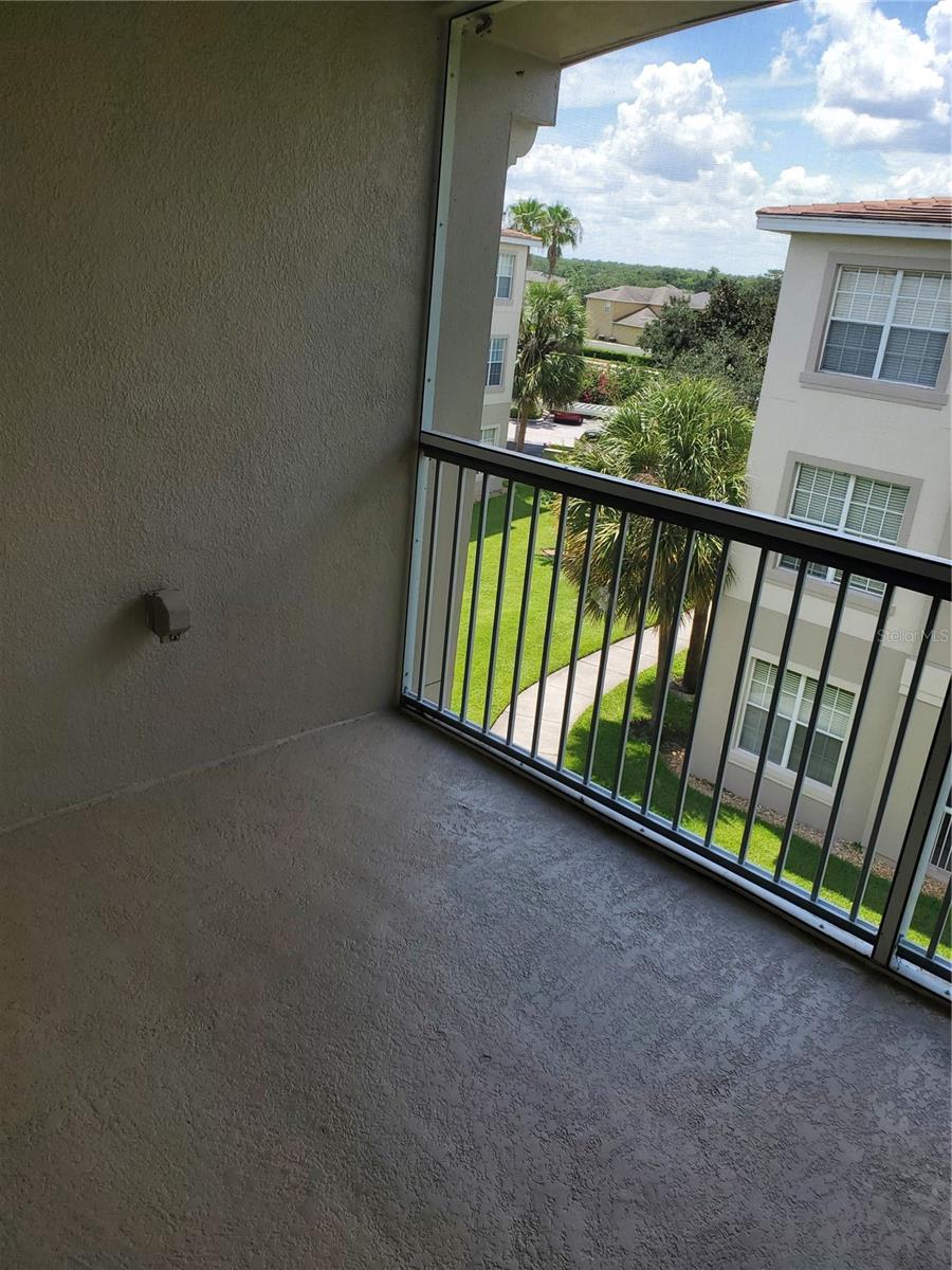 Image 13 of 36 For 3000 Laurel Park Lane 302