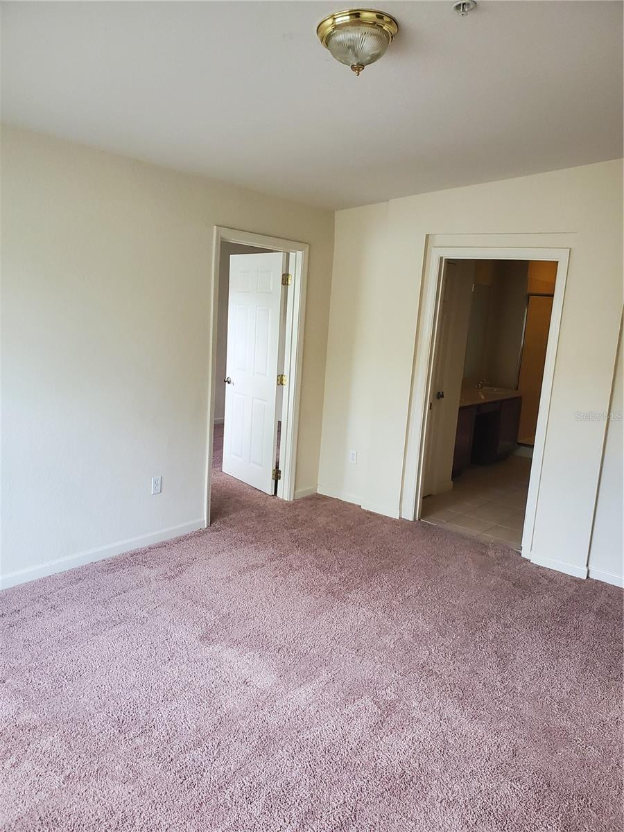 Image 16 of 36 For 3000 Laurel Park Lane 302