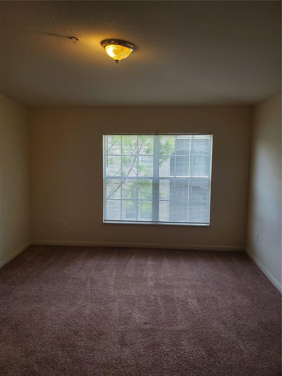 Image 17 of 36 For 3000 Laurel Park Lane 302