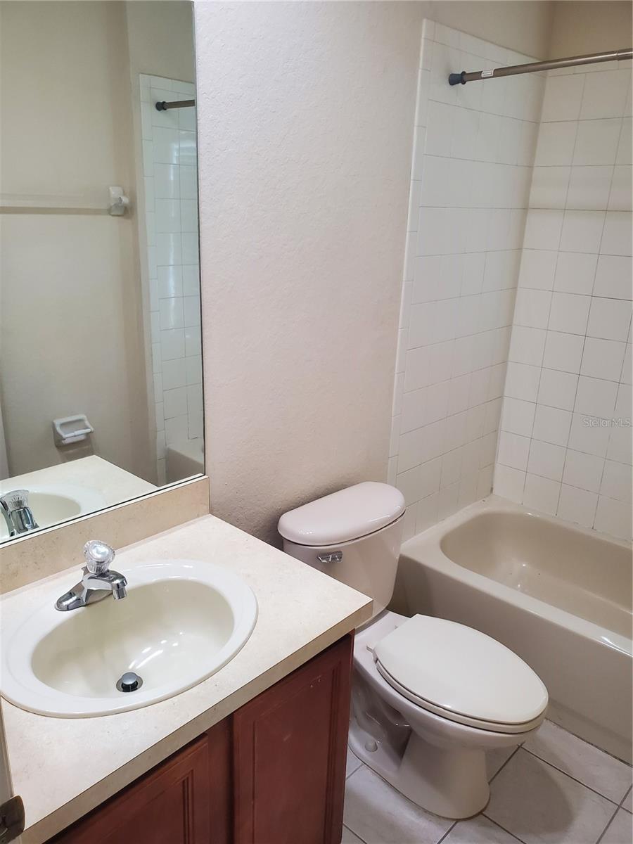 Image 25 of 36 For 3000 Laurel Park Lane 302