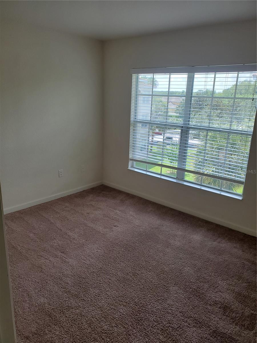 Image 27 of 36 For 3000 Laurel Park Lane 302