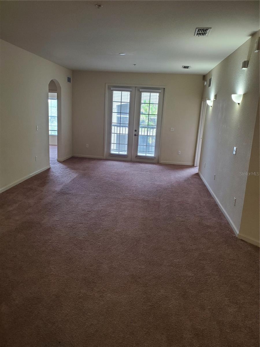 Image 3 of 36 For 3000 Laurel Park Lane 302