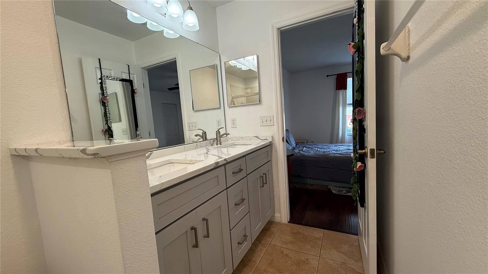 Image 14 of 52 For 13510 Tea Rose Way 113