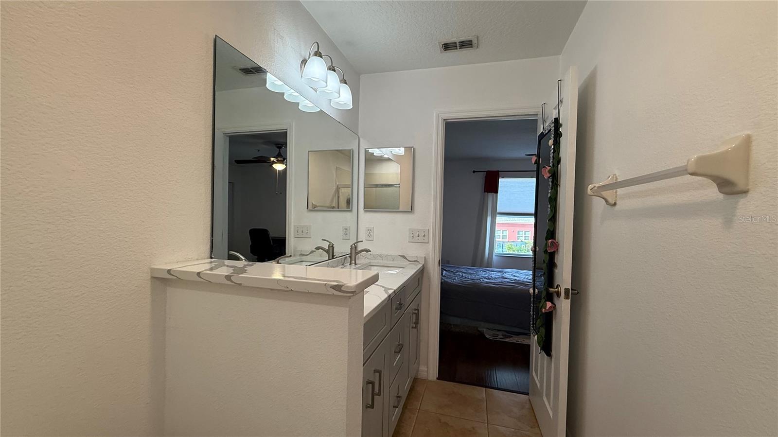 Image 15 of 52 For 13510 Tea Rose Way 113