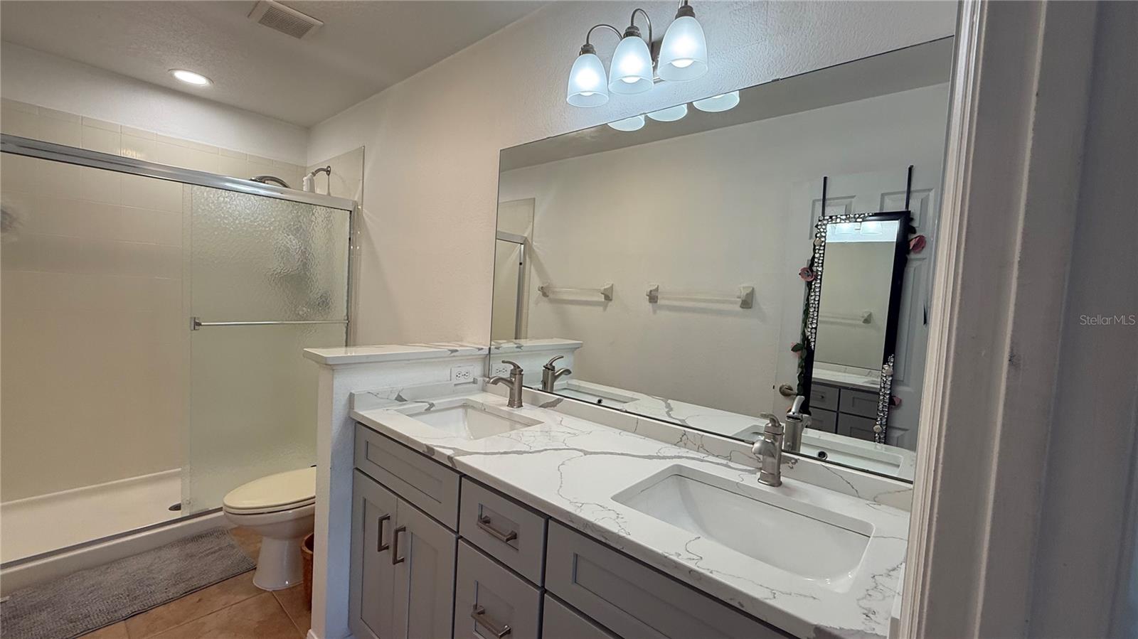 Image 19 of 52 For 13510 Tea Rose Way 113