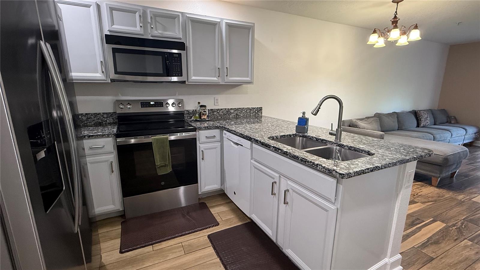 Image 9 of 52 For 13510 Tea Rose Way 113