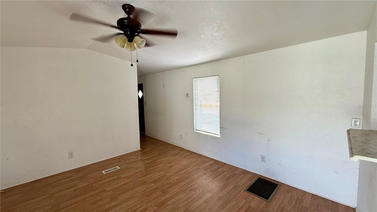 Image 6 of 19 For 643 Ellison Parkway