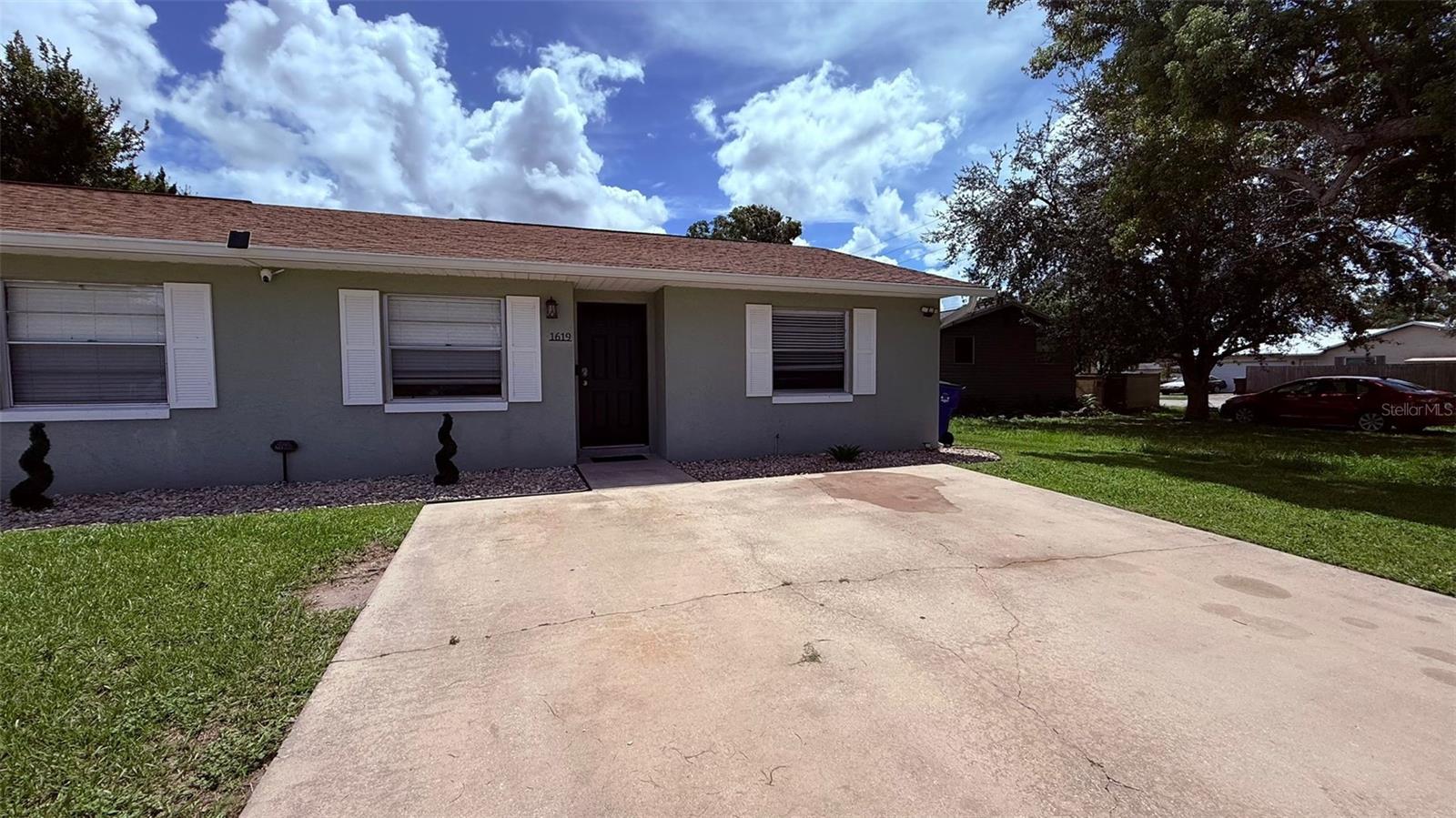 Image 3 of 28 For 1619 Montana Avenue 2