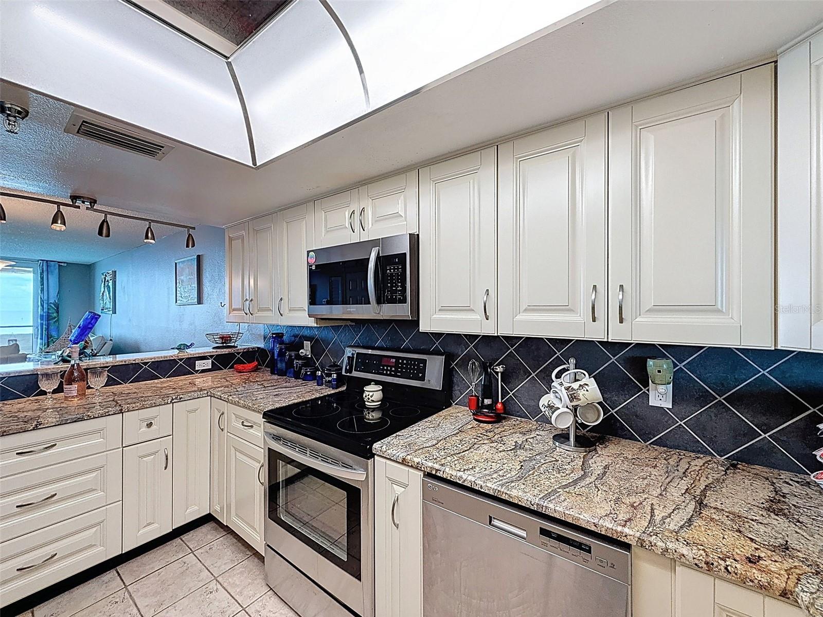 Image 12 of 93 For 6009 Sea Ranch Drive 608