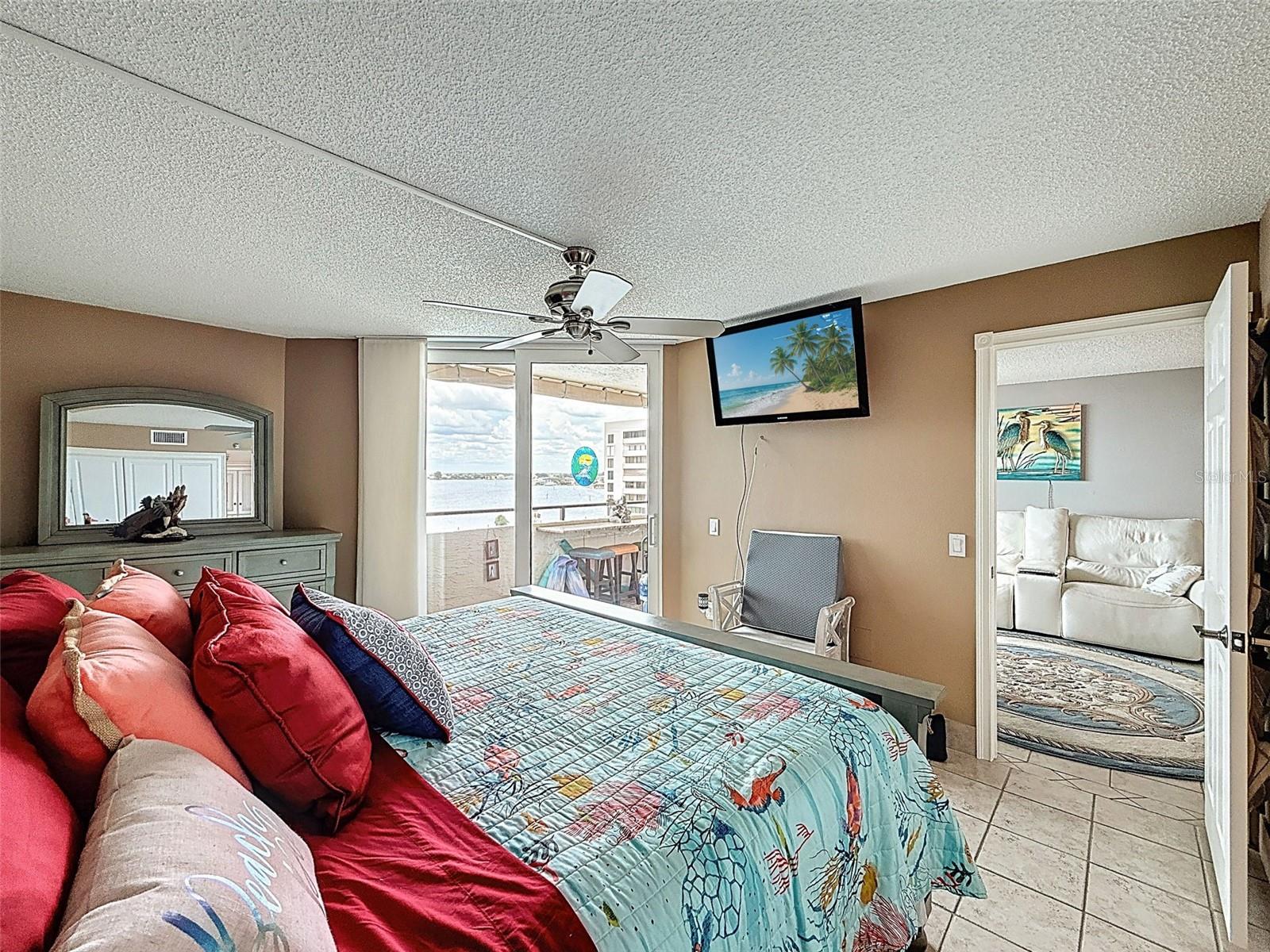 Image 27 of 93 For 6009 Sea Ranch Drive 608