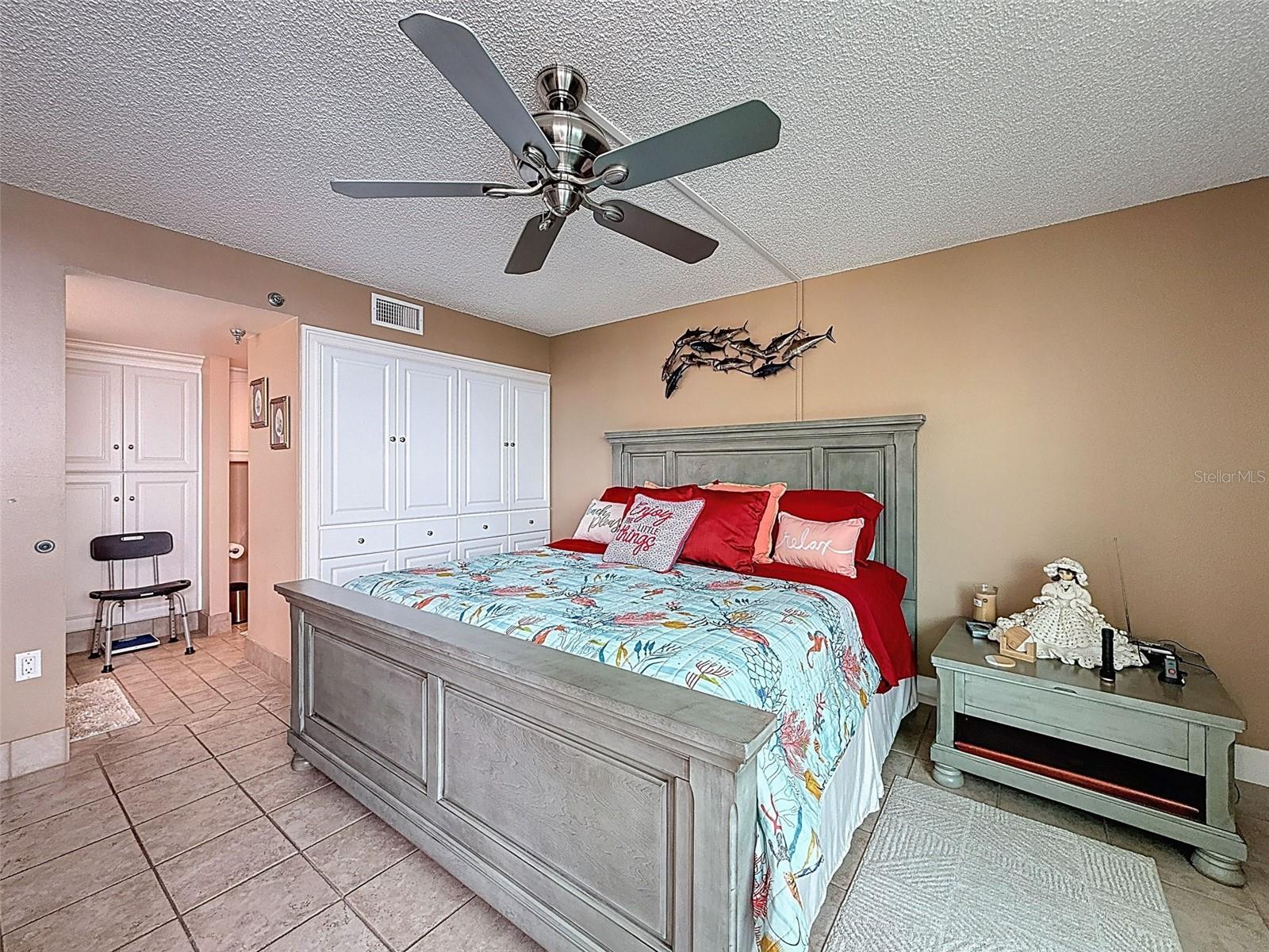 Image 29 of 93 For 6009 Sea Ranch Drive 608