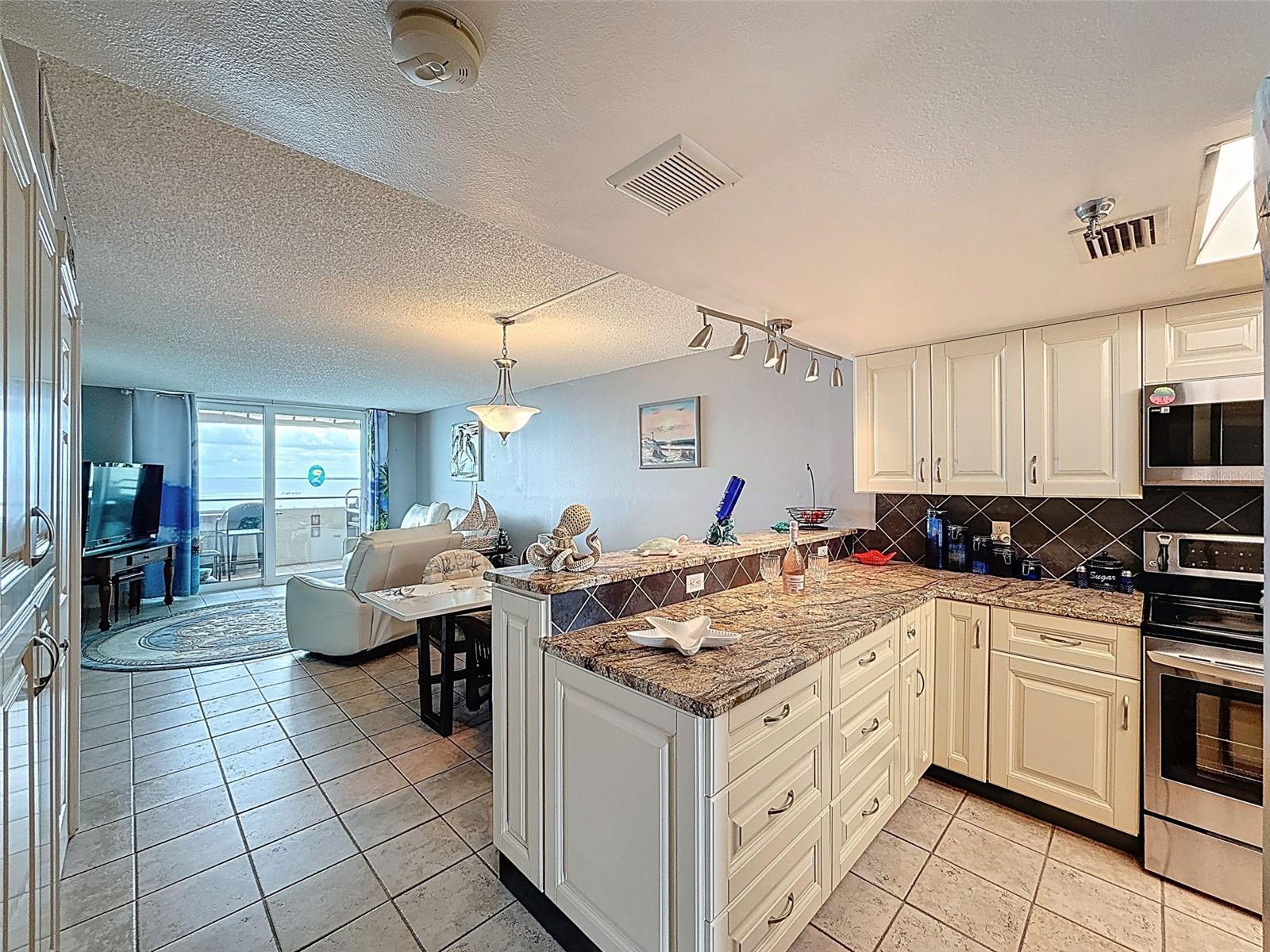 Image 7 of 93 For 6009 Sea Ranch Drive 608