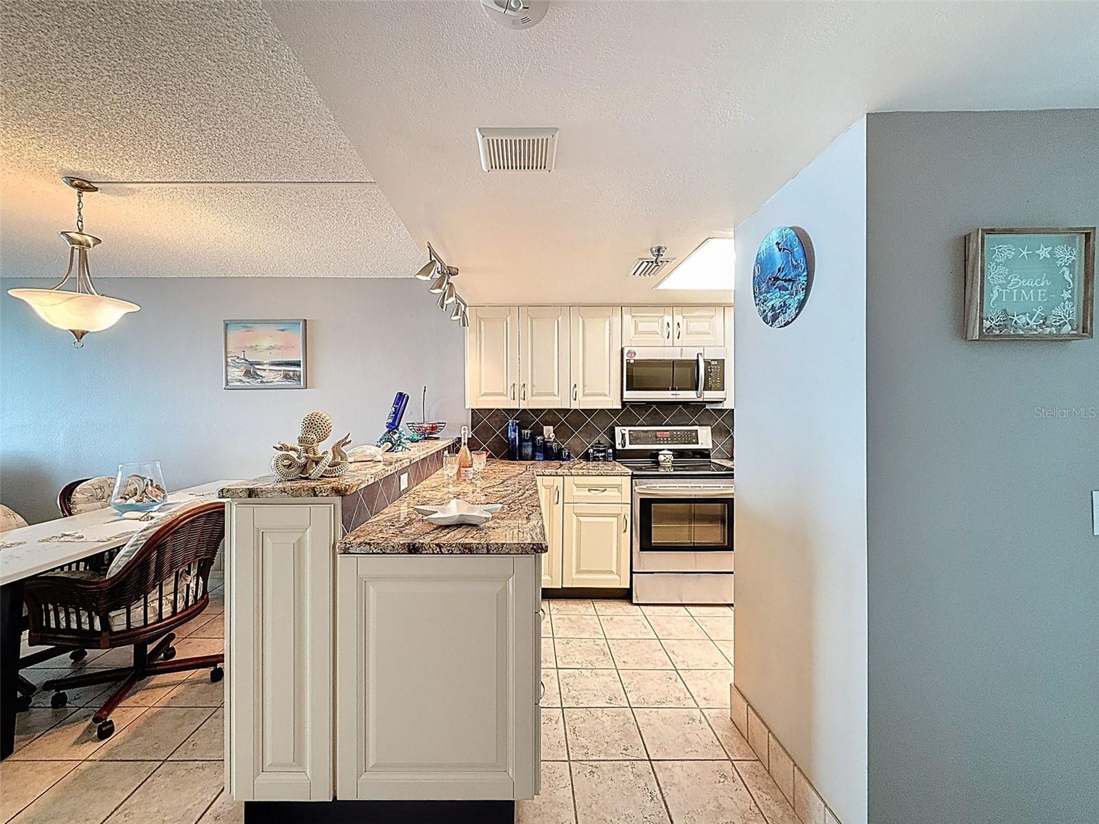 Image 8 of 93 For 6009 Sea Ranch Drive 608