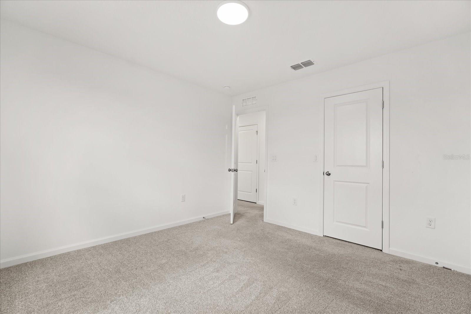Image 10 of 35 For 1051 Lakeshore Breeze Place