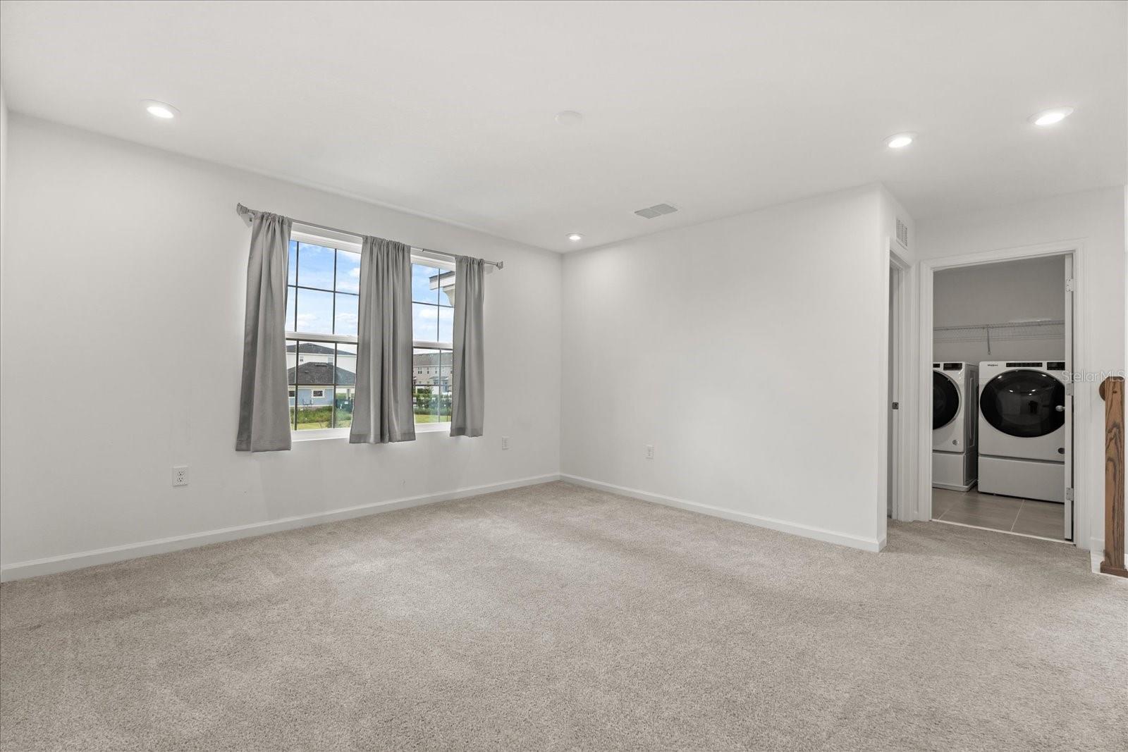 Image 13 of 35 For 1051 Lakeshore Breeze Place