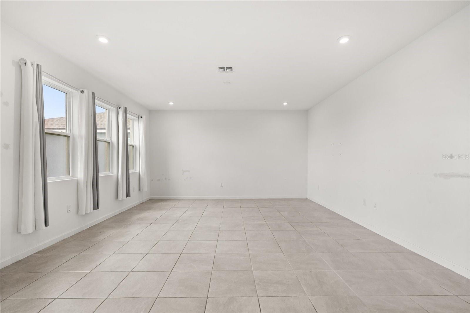 Image 24 of 35 For 1051 Lakeshore Breeze Place