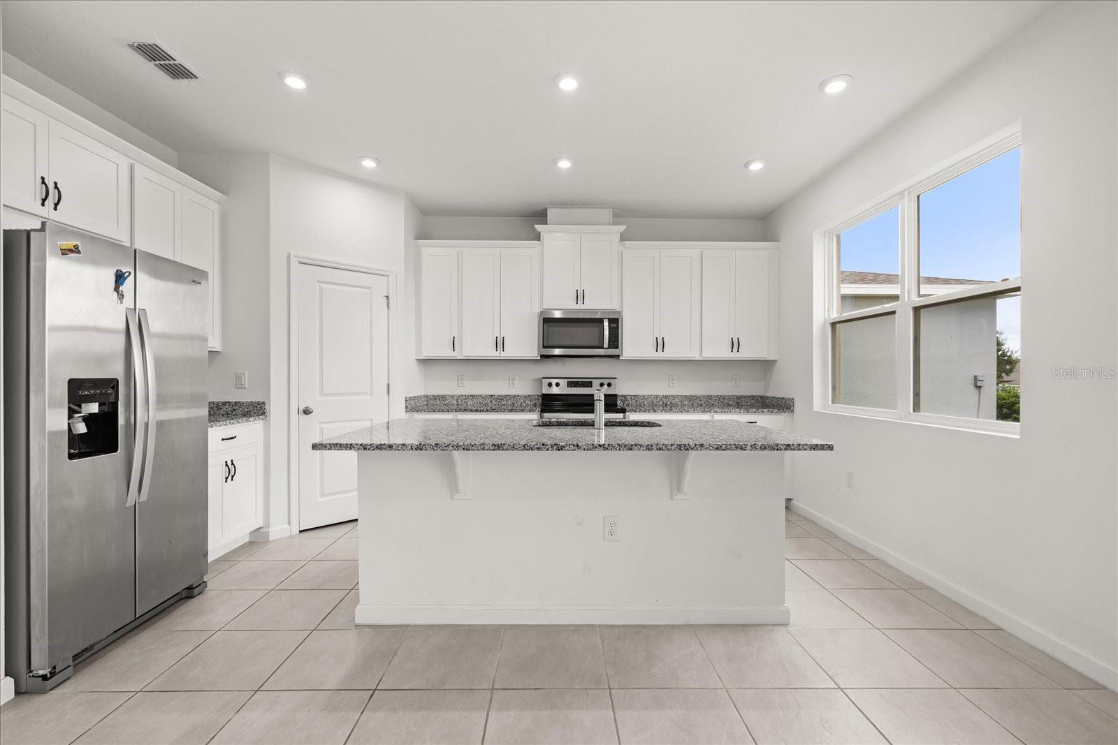 Image 5 of 35 For 1051 Lakeshore Breeze Place