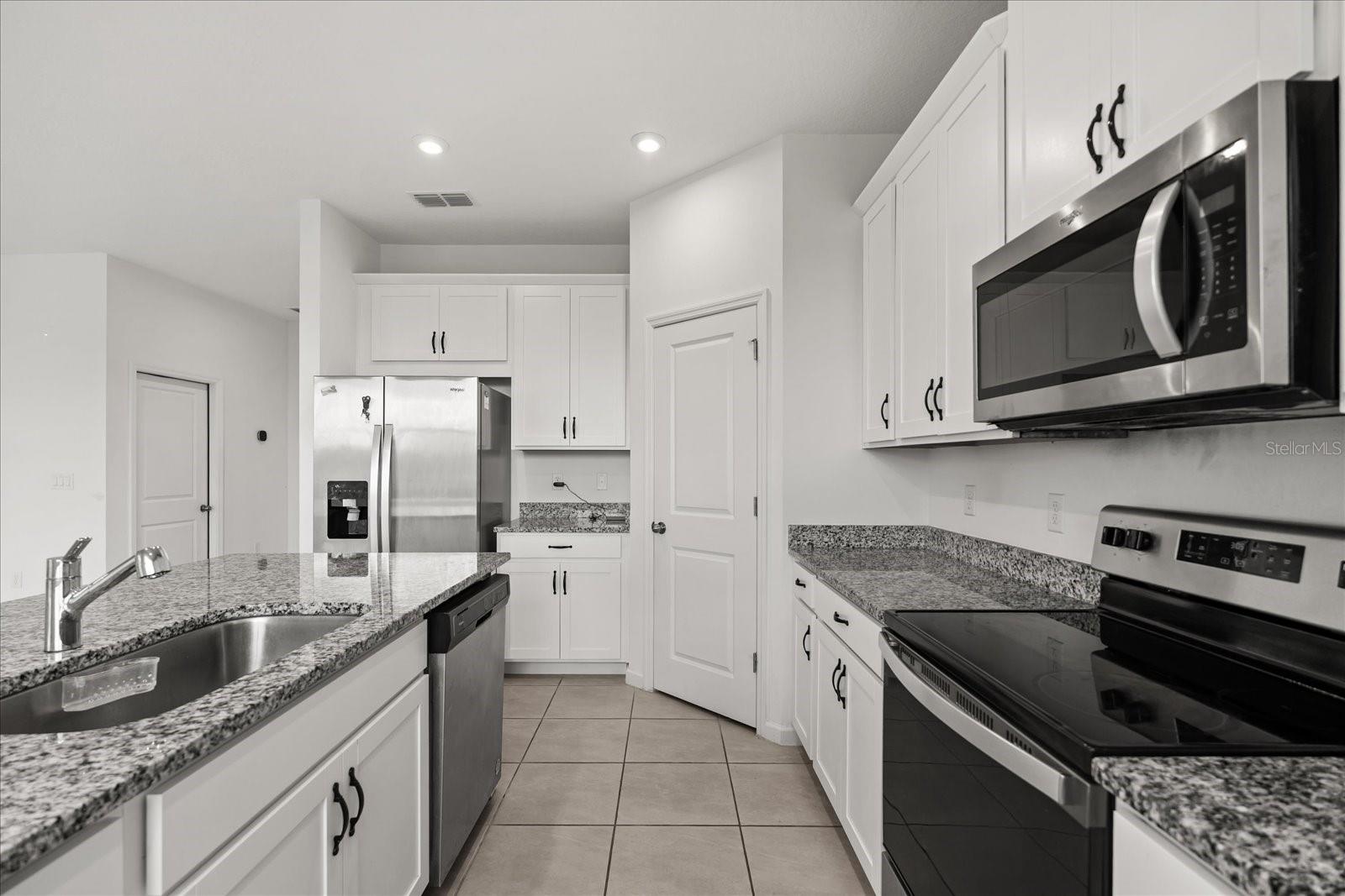 Image 7 of 35 For 1051 Lakeshore Breeze Place