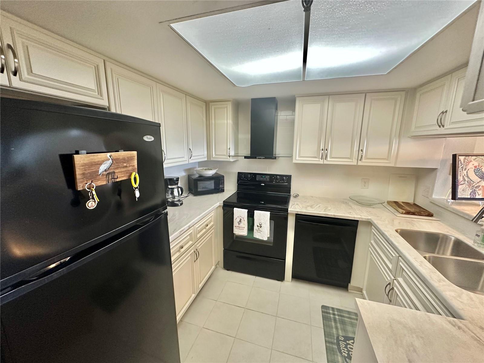 Image 6 of 66 For 6035 Sea Ranch Drive 508