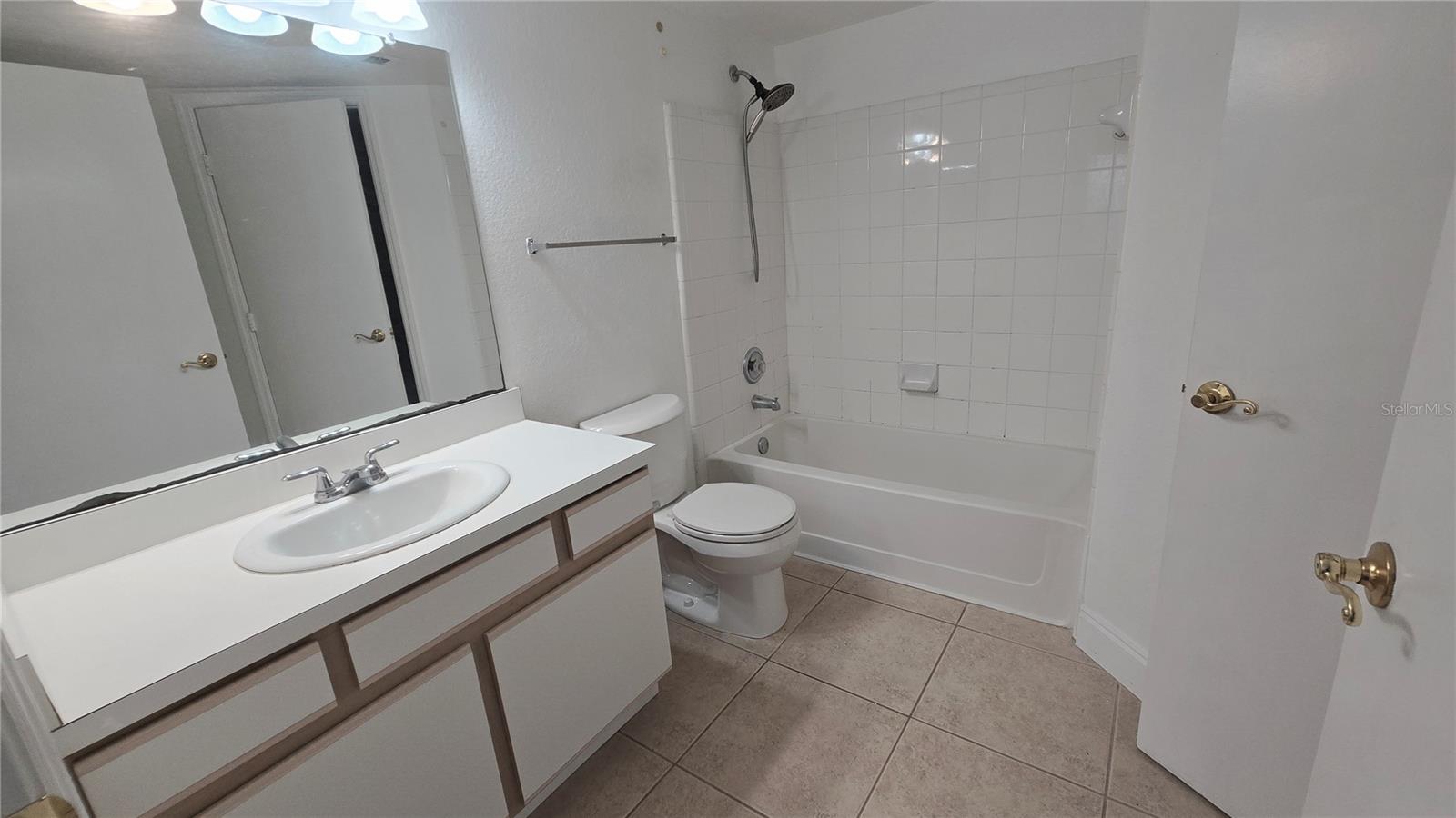 Image 16 of 20 For 2200 Key West Court 714