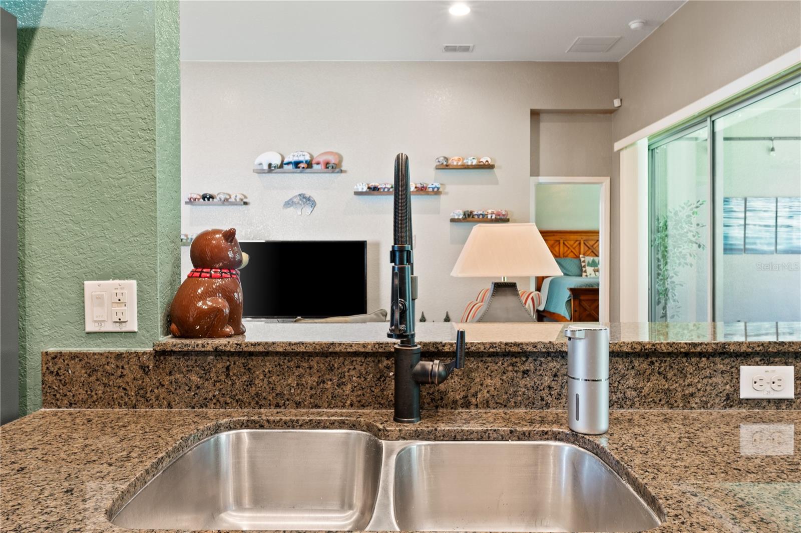 Image 17 of 41 For 2153 Sunbow Dr