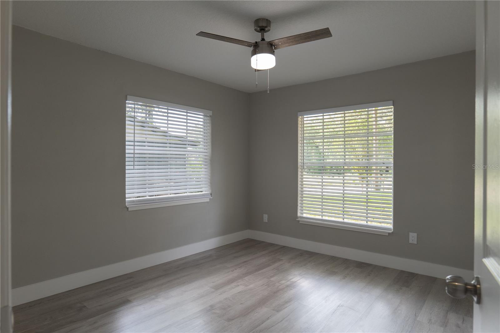Image 17 of 49 For 1512 23rd Street