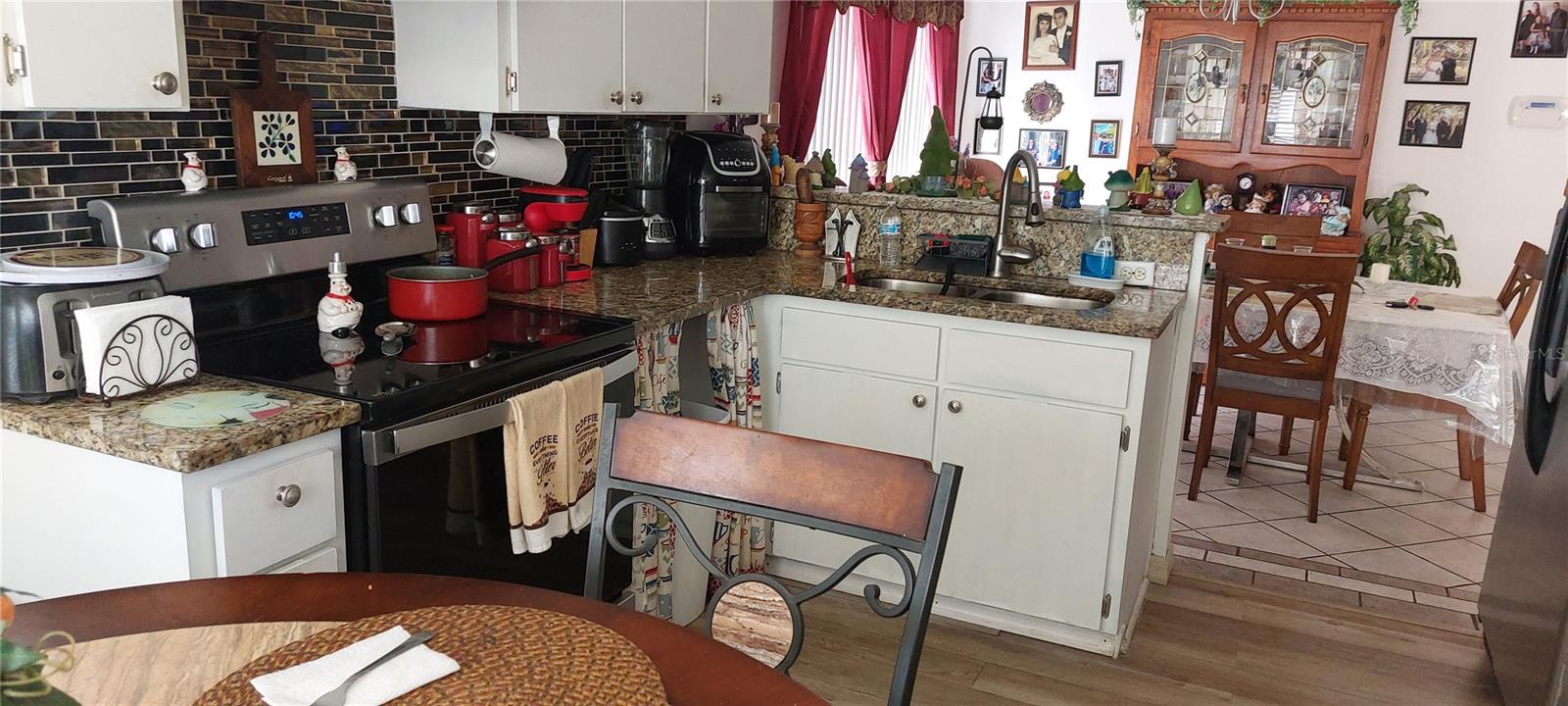 Listing photo id 21 for 7337 Marseille Circle