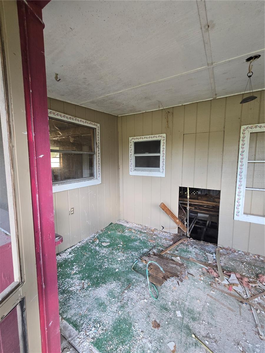 Image 3 of 11 For 17208 Mercury Road