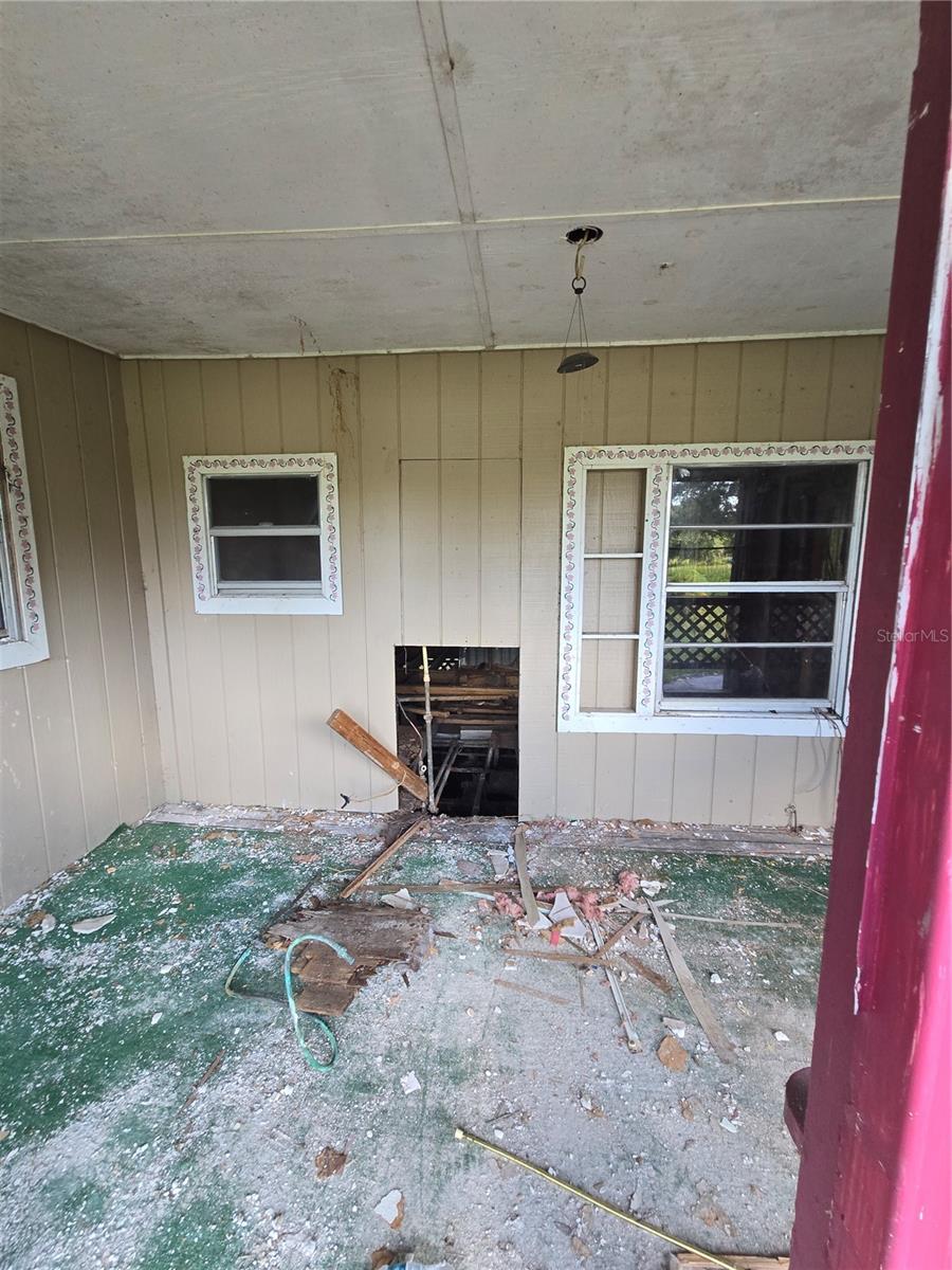 Image 4 of 11 For 17208 Mercury Road