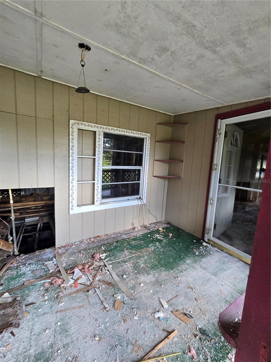 Image 5 of 11 For 17208 Mercury Road