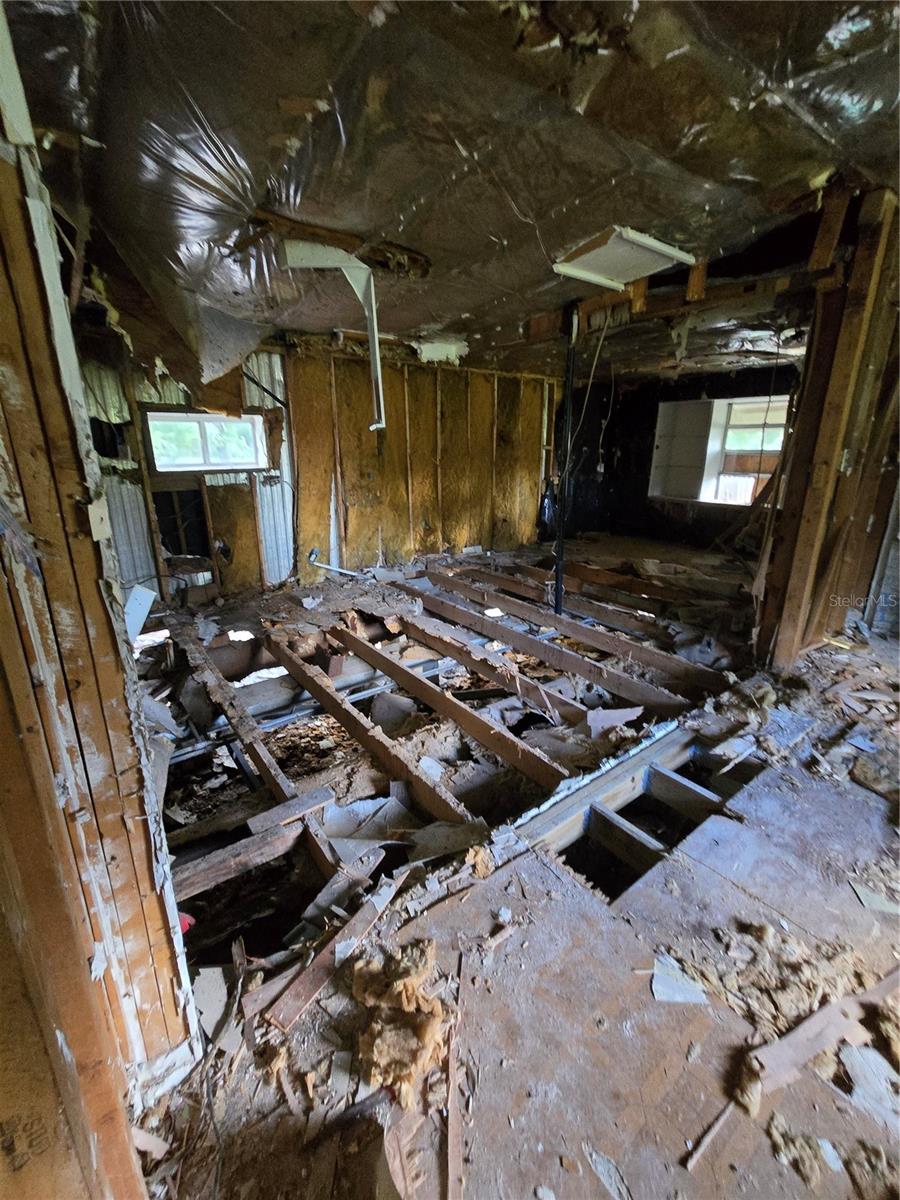 Image 8 of 11 For 17208 Mercury Road