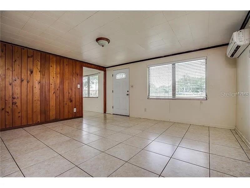 Image 11 of 13 For 3561 Orange Blossom Trail