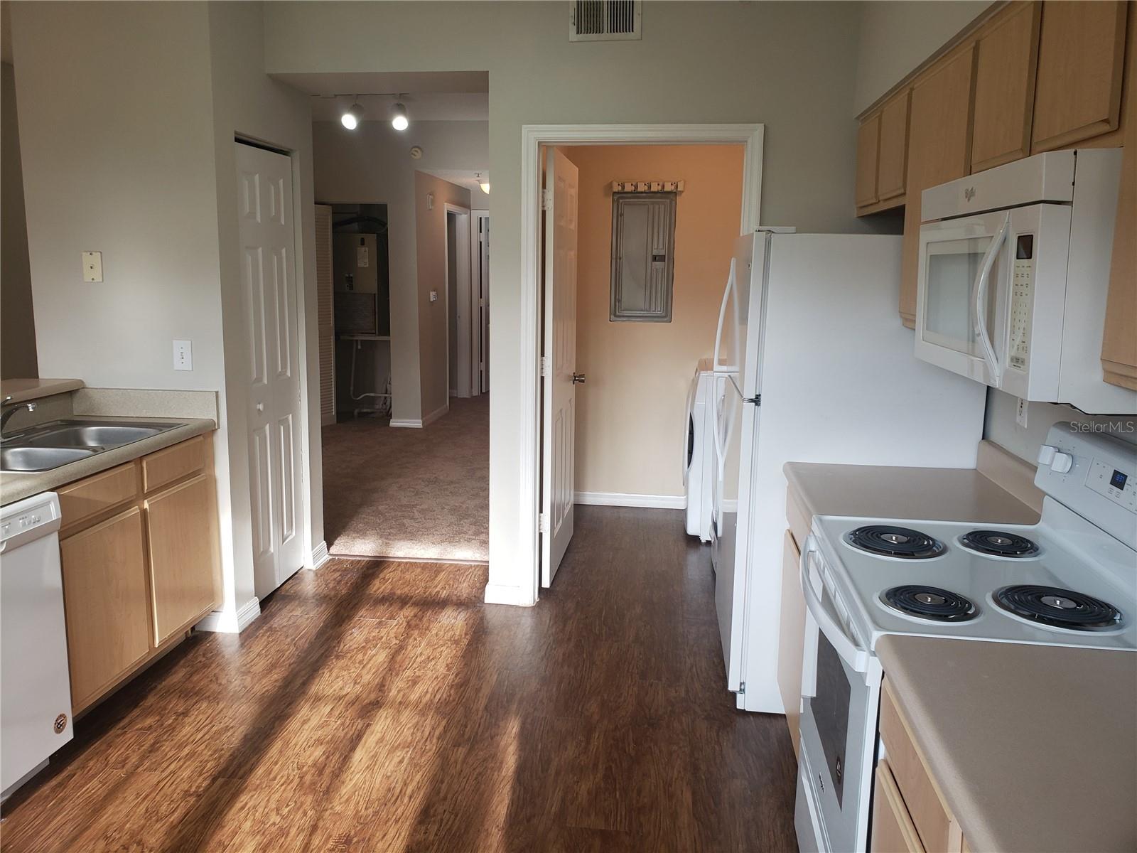 Image 4 of 26 For 10873 Windsor Walk Drive 4104